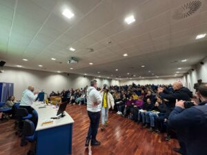 Scopri di più sull'articolo MIELE ITALIANO, TERRIACA: “COSTI IN AUMENTO, MA LA VERA EMERGENZA È LA CONCORRENZA SLEALE”